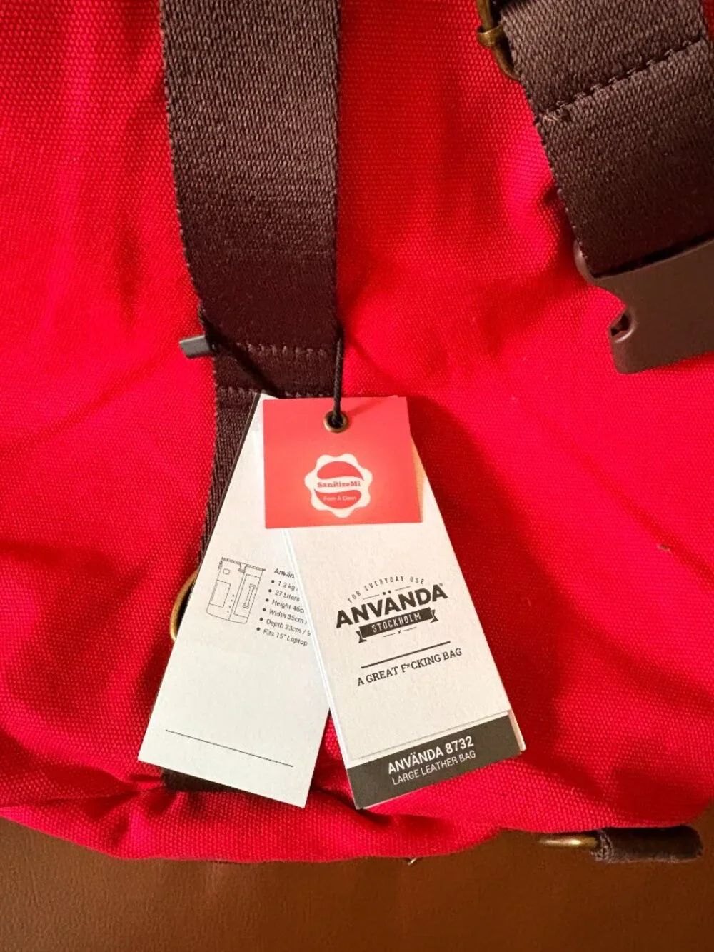 Använda Bag- NWT Convertible Backpack Bag -Red Canvas with Brown Leather